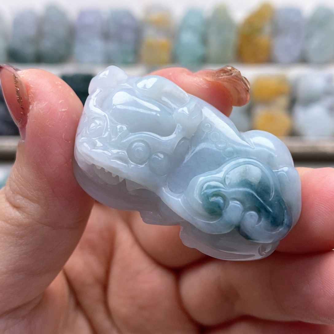 翡翠吊坠(赠链)未镶嵌