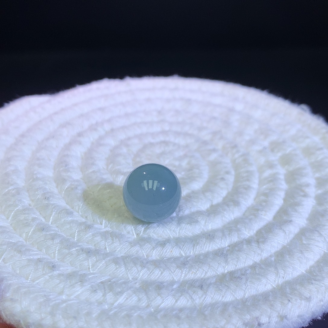 散珠翡翠天然缅甸翡翠冰蓝大卡珠子13.3