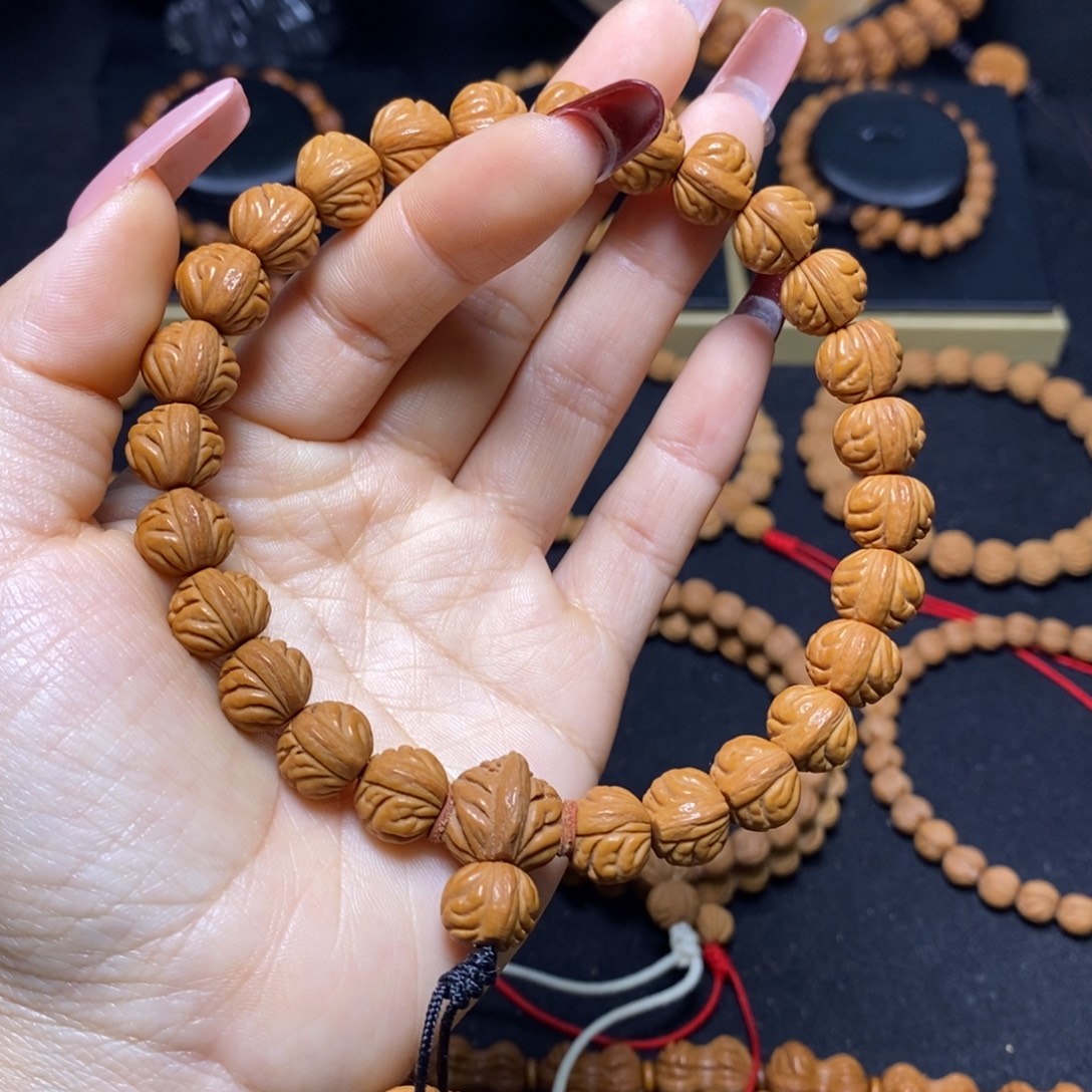 宇***男吊坠桃核秦岭文玩