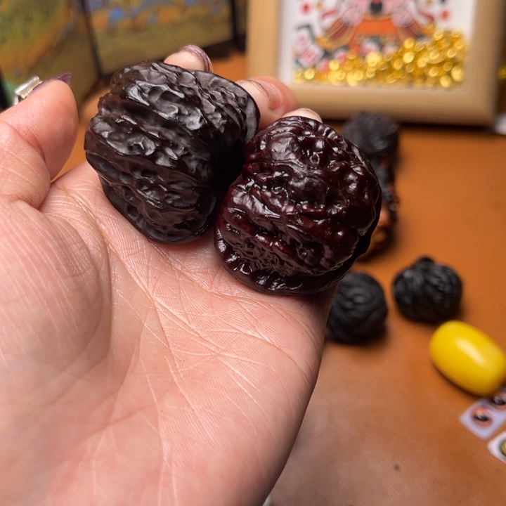 J****核桃地闷文玩手把件蛤蟆头 152