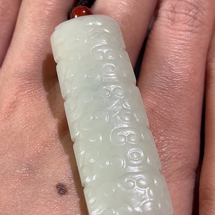 和田玉挂件未镶嵌弱**体