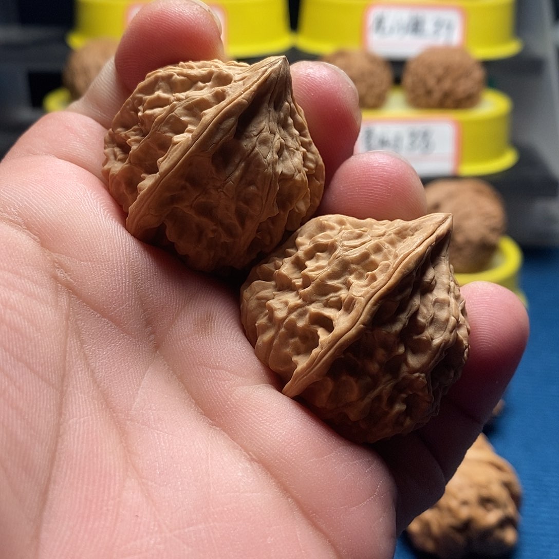 文玩核桃吊坠秦岭原树野生马蹄