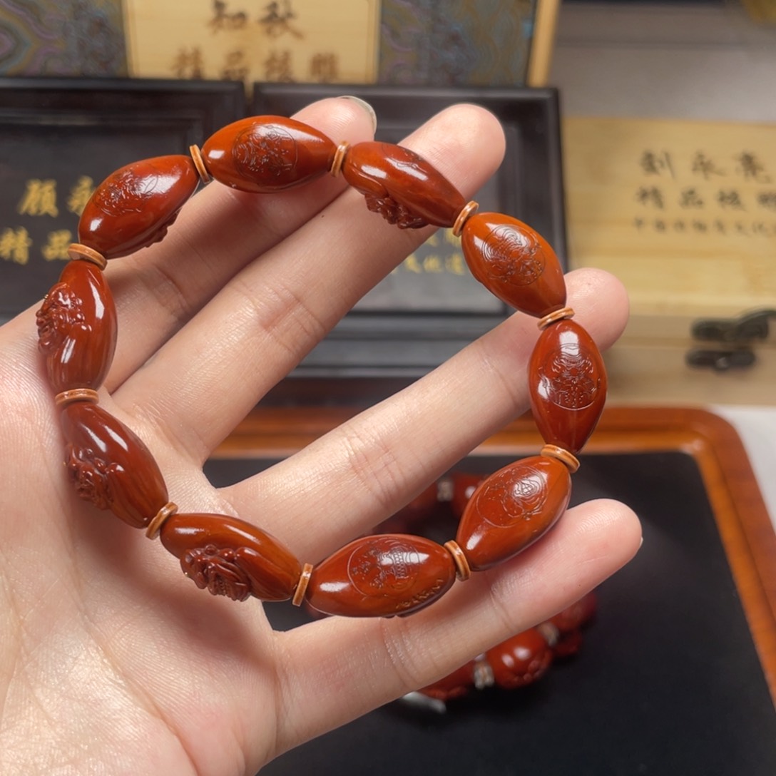 兰****心小雨核雕恶僧浮雕