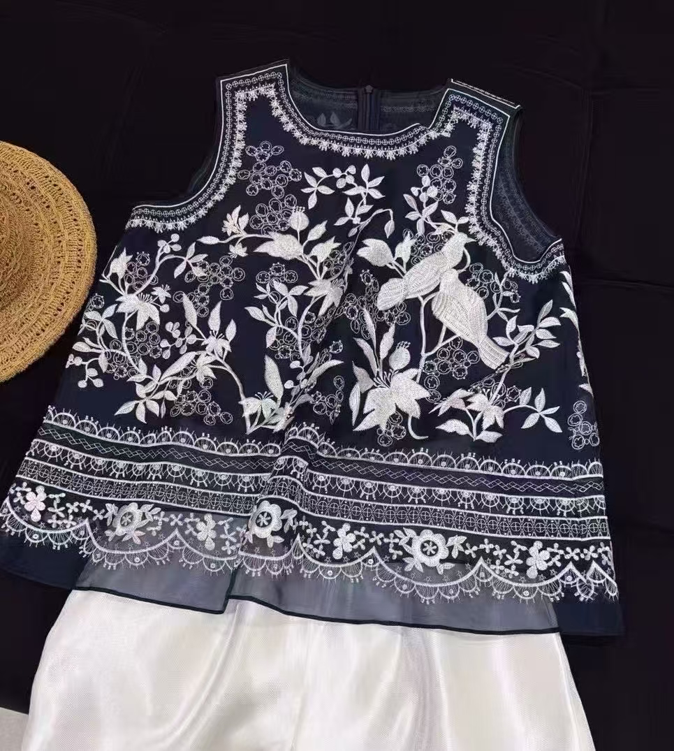 【琉璃心】精致刺绣新中式无袖短款国风夏季上衣2025B77592—玉祥