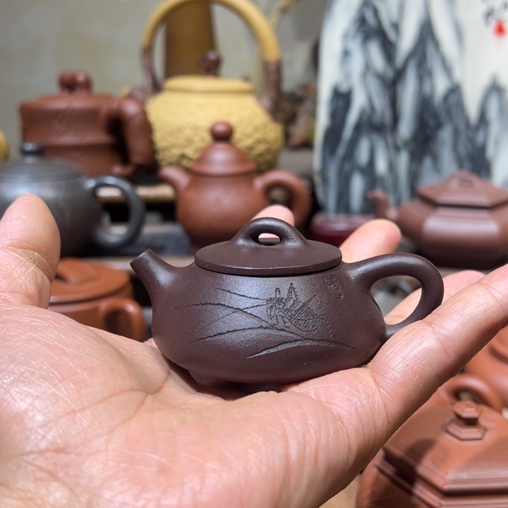 紫砂茶壶C****人宜兴紫砂
