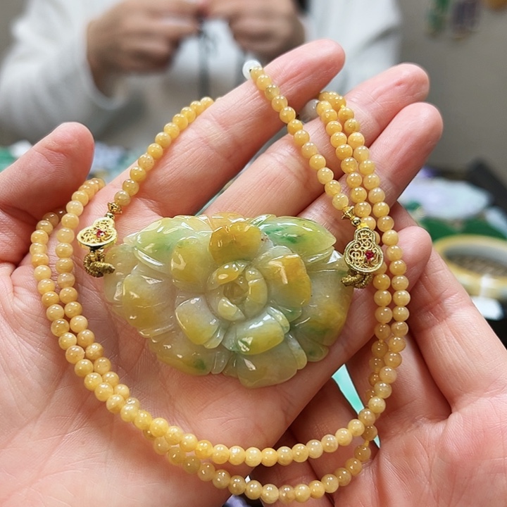 翡翠颈饰未镶嵌吊坠