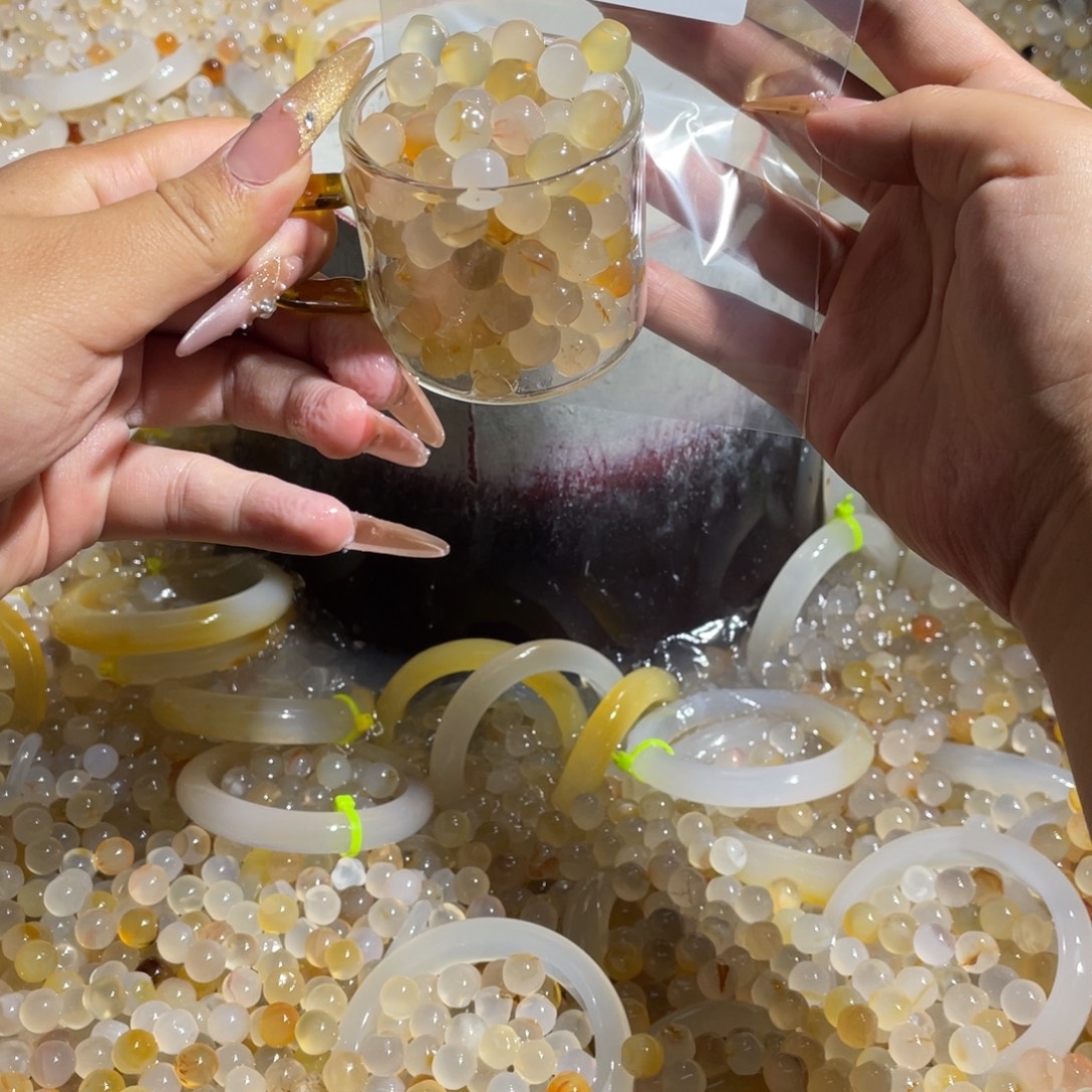 还***来玛瑙/玉髓未镶嵌手镯