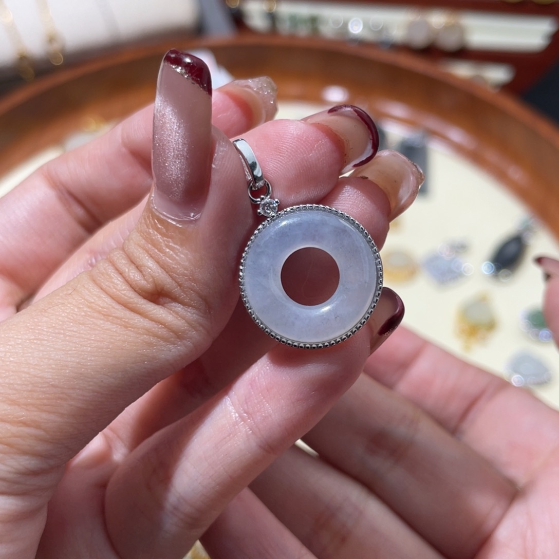 翡翠未镶嵌颈饰吊坠