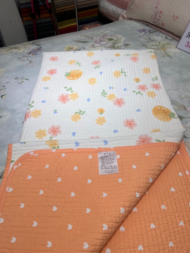 双面两用全棉床盖，内胆填充棉花！粉色绗缝斜纹