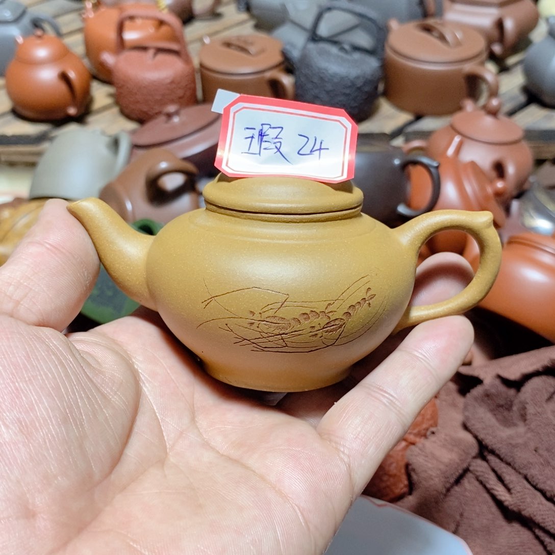 紫砂茶壶欢迎各位光临惠顾