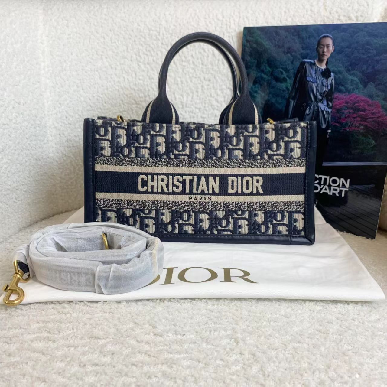 99新 DIOR/迪奥 壹臻/蓝色刺绣新款mini tote 81643530