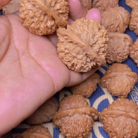 【闪购商品】文玩核桃吊坠明*官帽46