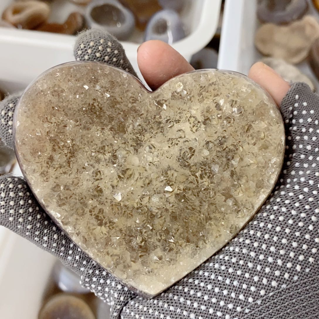 天然水晶摆件爱心未镶嵌水晶