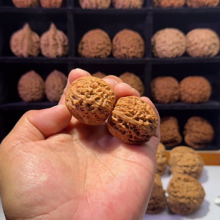 理***切文玩核桃吊坠核老闷