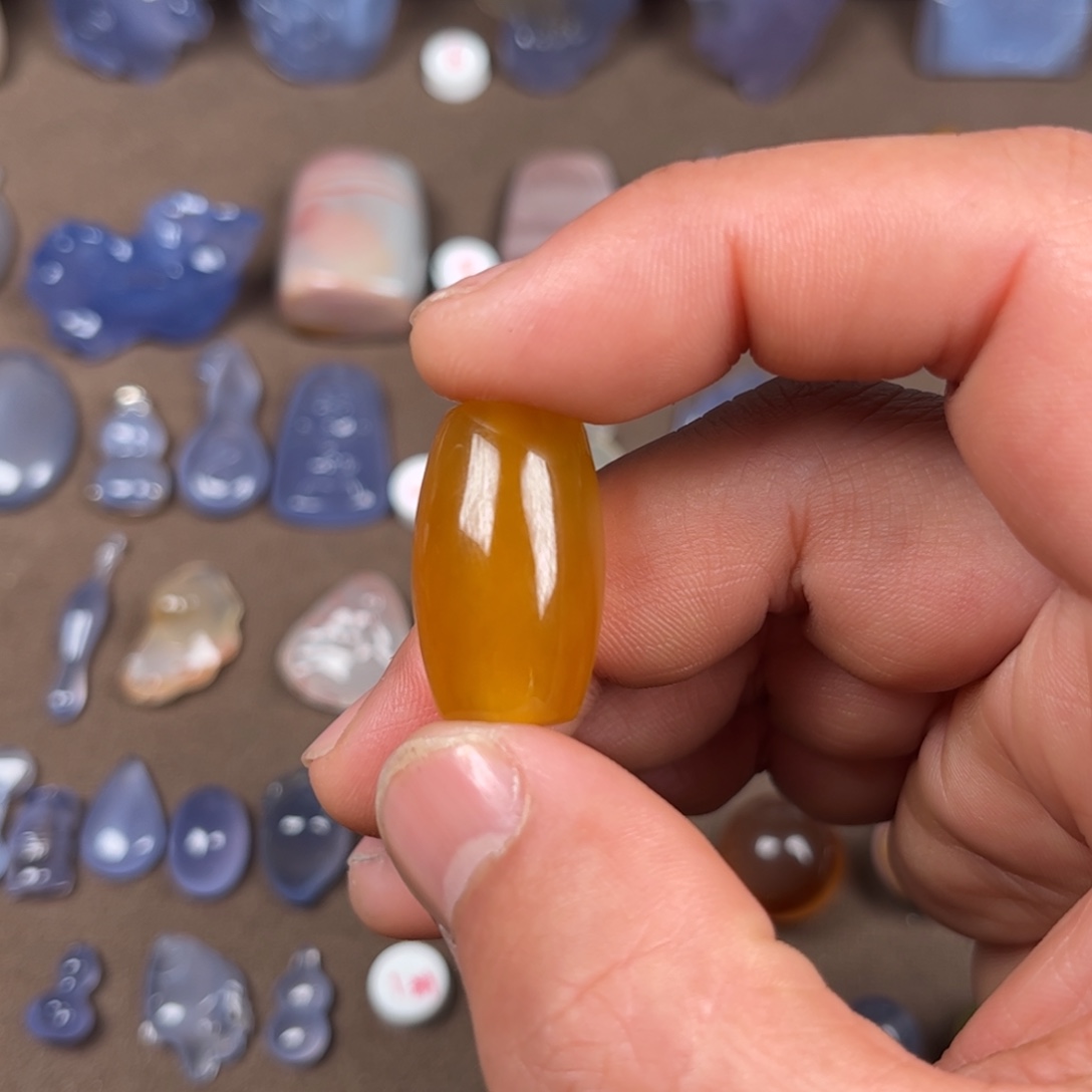 酱***蛋玛瑙/玉髓未镶嵌颈饰黄金糖桶珠