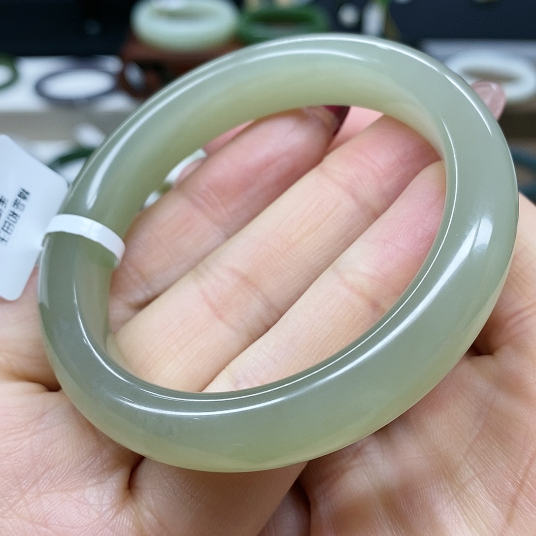 【闪购商品】和田玉手镯未镶嵌