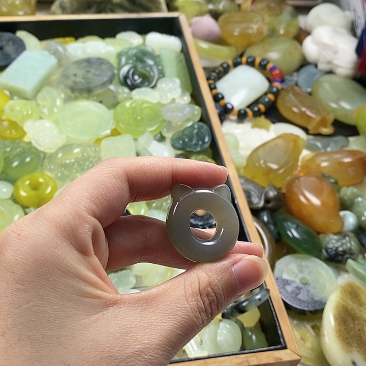 蛇纹石玉合金颈饰