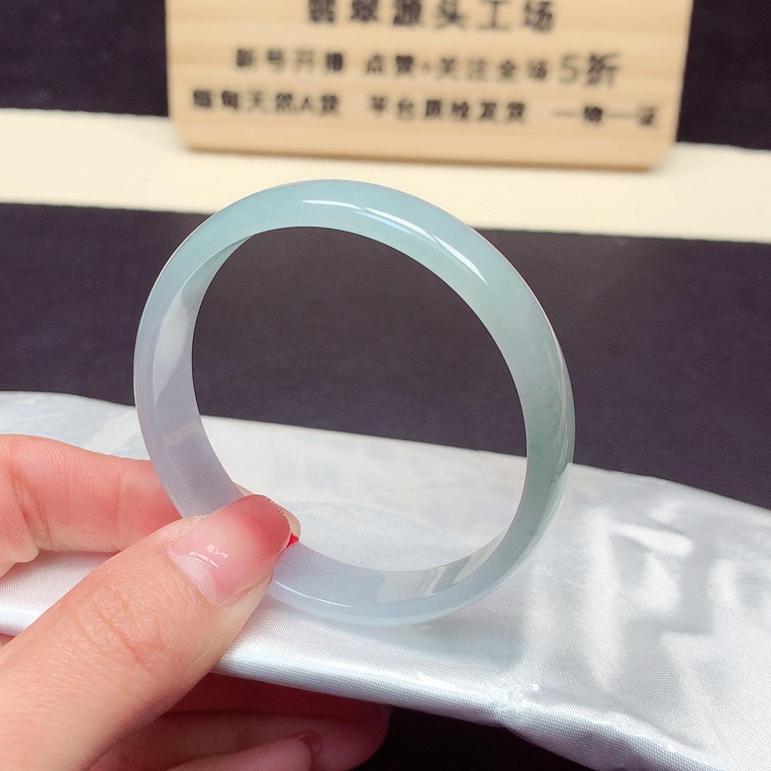 翡翠手镯未镶嵌242号