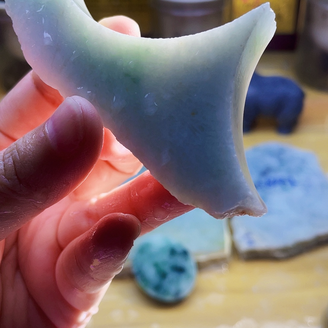 翡翠未镶嵌颈饰毛料1