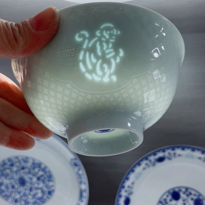 青花玲珑5寸饭碗。猴蔷**神