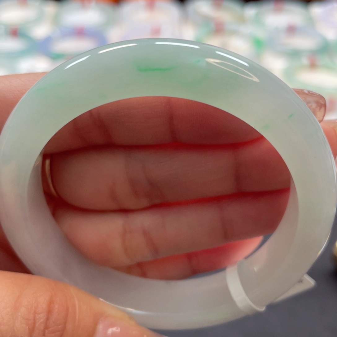 【闪购商品】翡翠手镯未镶嵌54.5白底飘翠4号