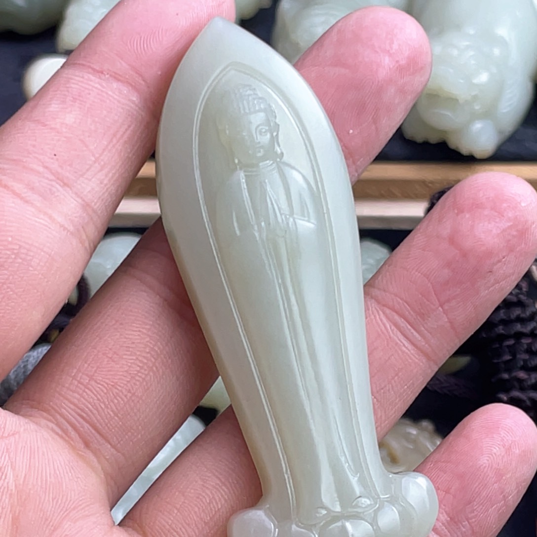 和田玉颈饰未镶嵌