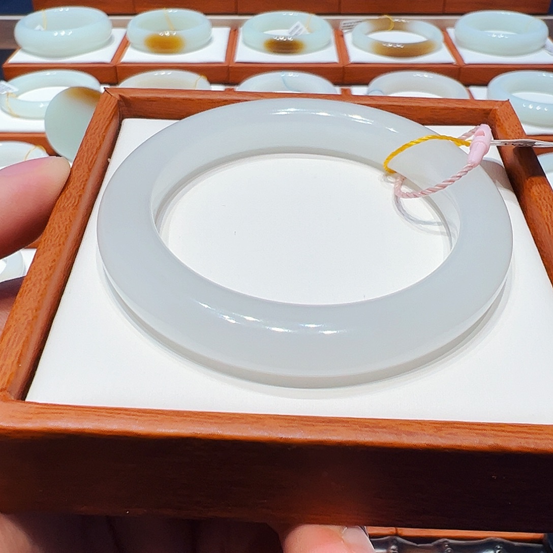 和田玉未镶嵌手镯白月光