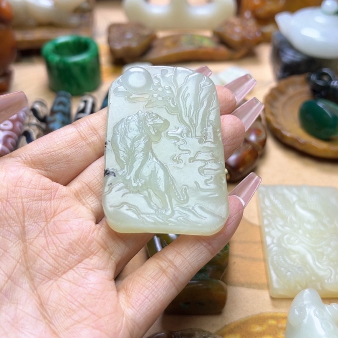 【闪购商品】蛇纹石玉颈饰未镶嵌