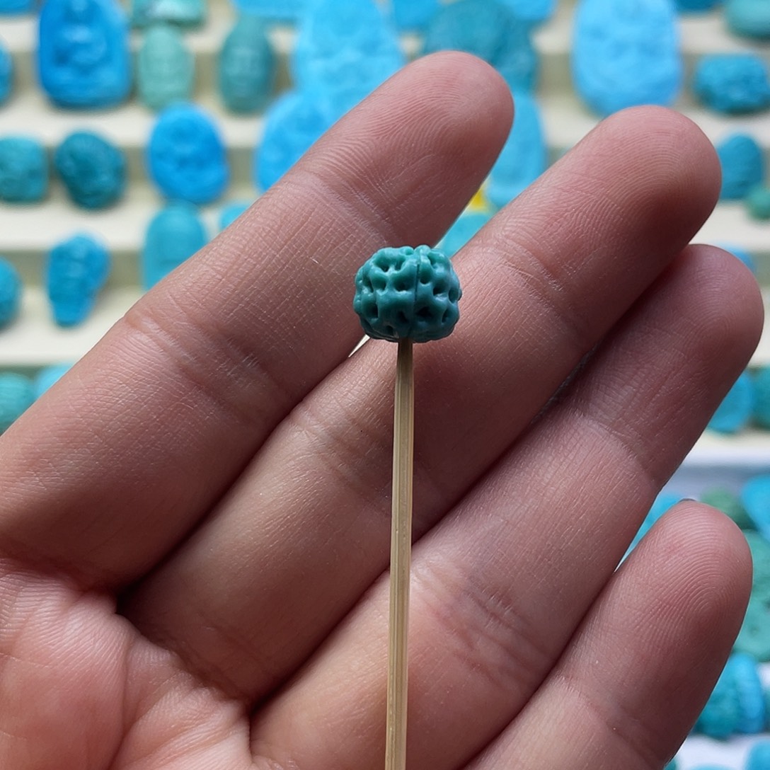 绿松石未镶嵌颈饰