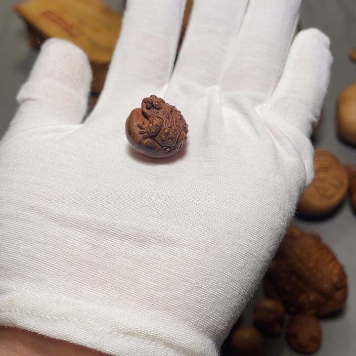 柏木（崖柏）太行柏木手雕金蟾