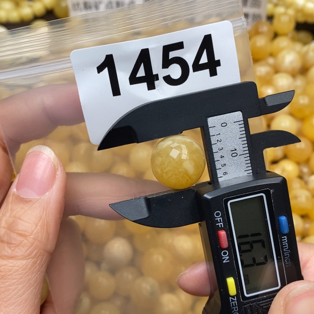 蜜蜡珠宝奇石未镶嵌