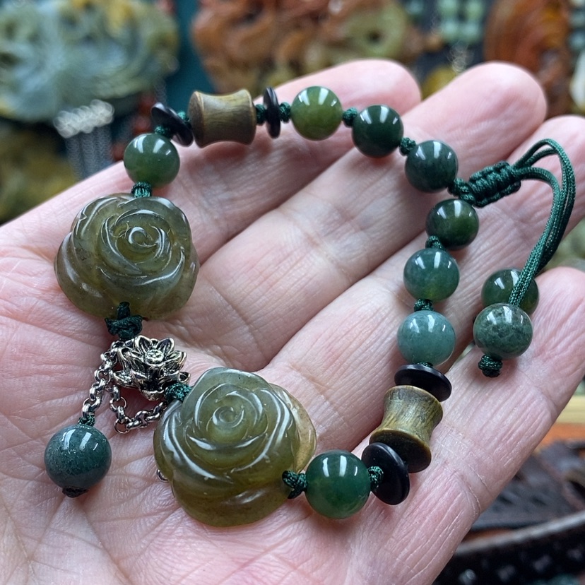 【闪购商品】蛇纹石玉未镶嵌手牌