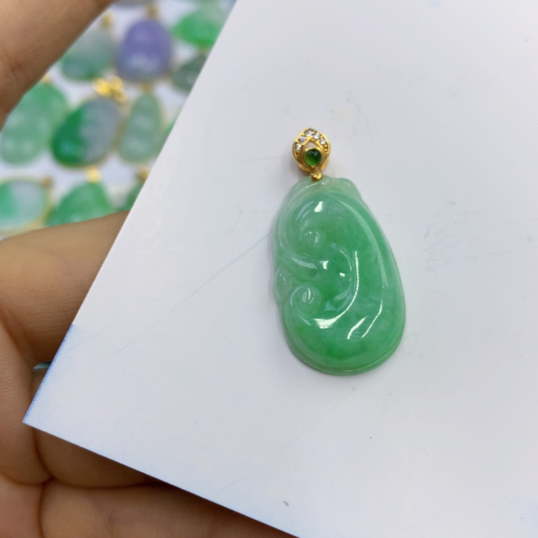 翡翠未镶嵌颈饰翡翠