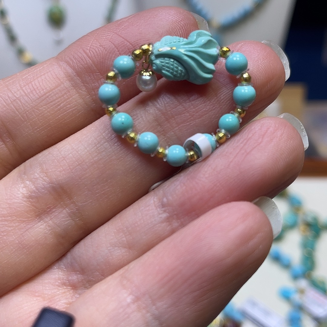 绿松石18K金镶嵌戒指