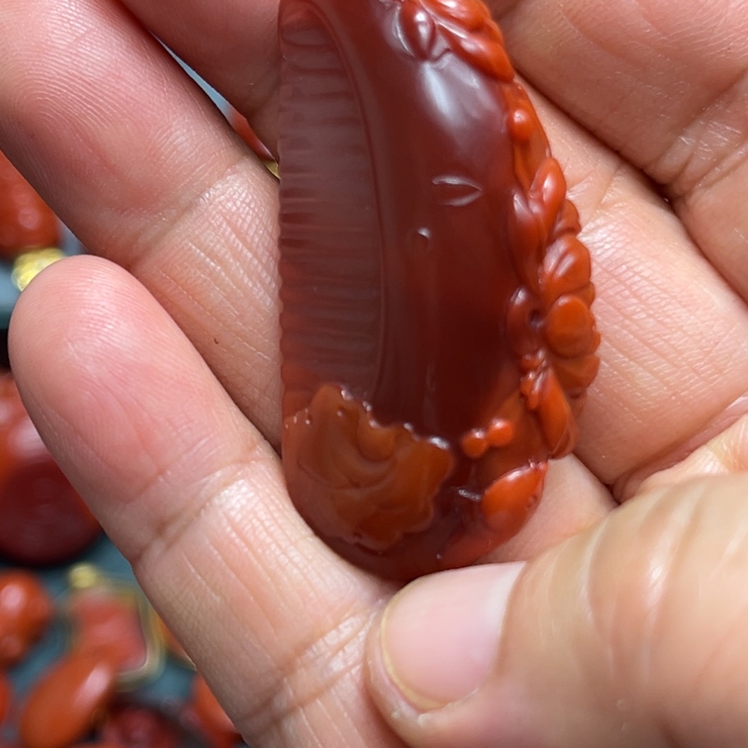 南红玛瑙未镶嵌颈饰