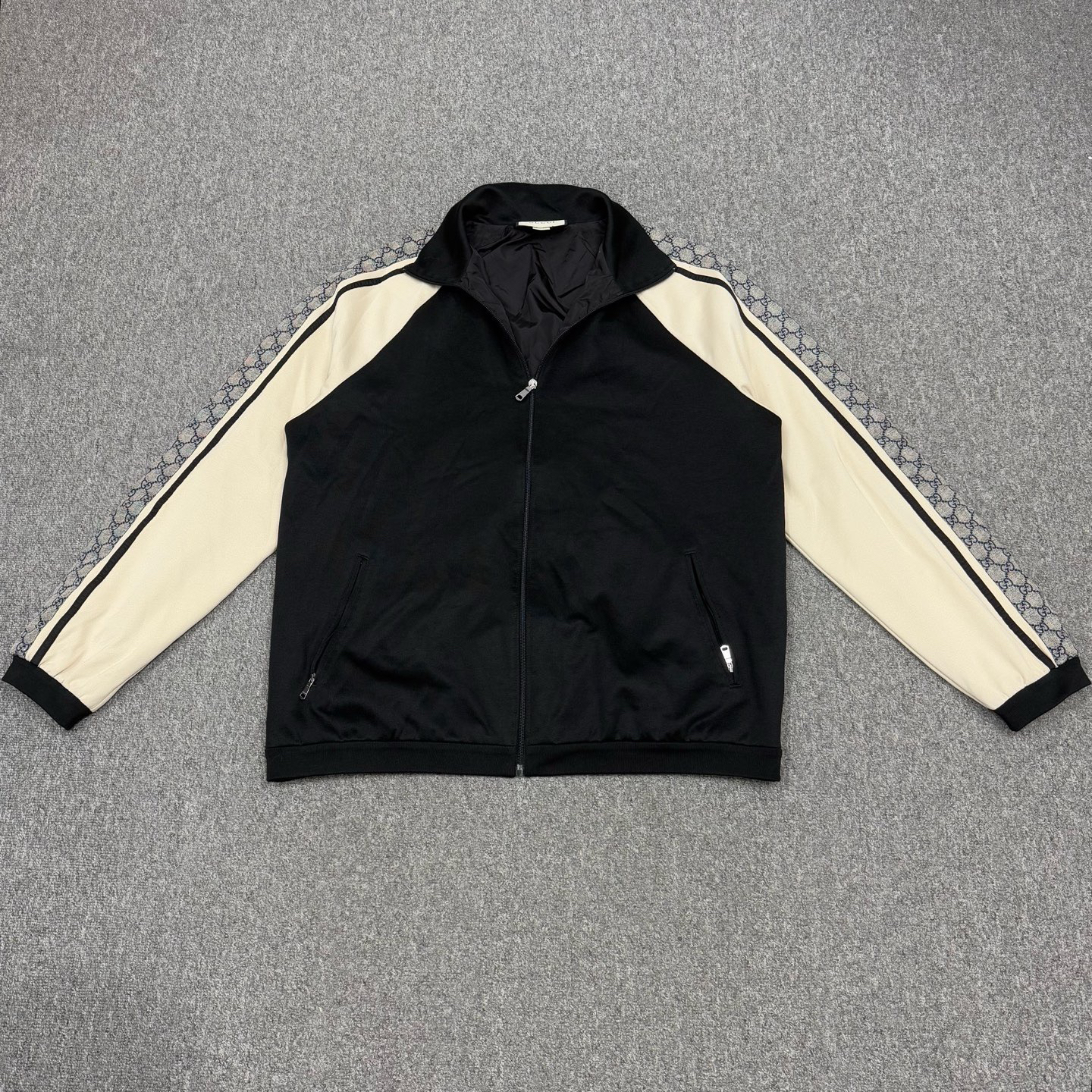 99新 GUCCI/古驰 18560642 Gucci古驰侧边条纹蛇纹校服 XXL码99新
