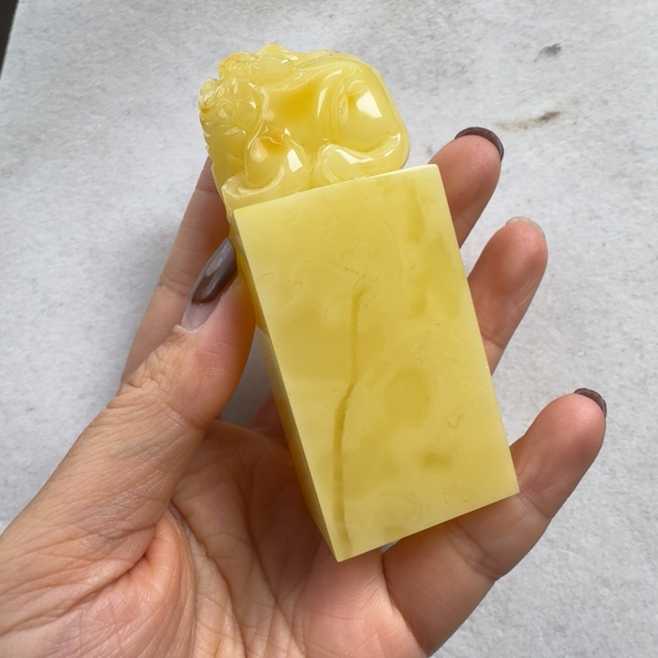 蜜蜡珠宝奇石未镶嵌