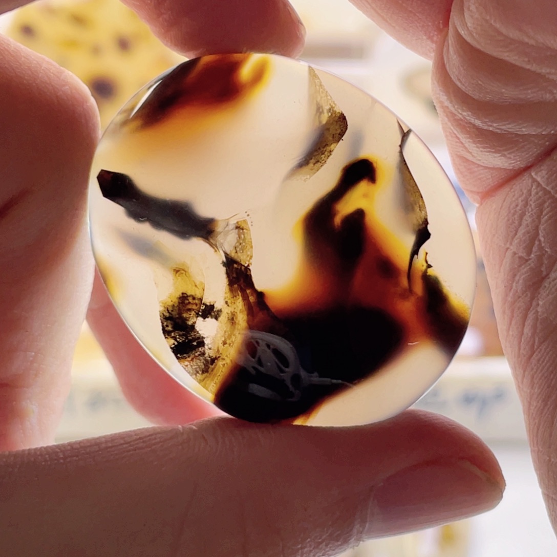 玛瑙/玉髓未镶嵌珠宝奇石