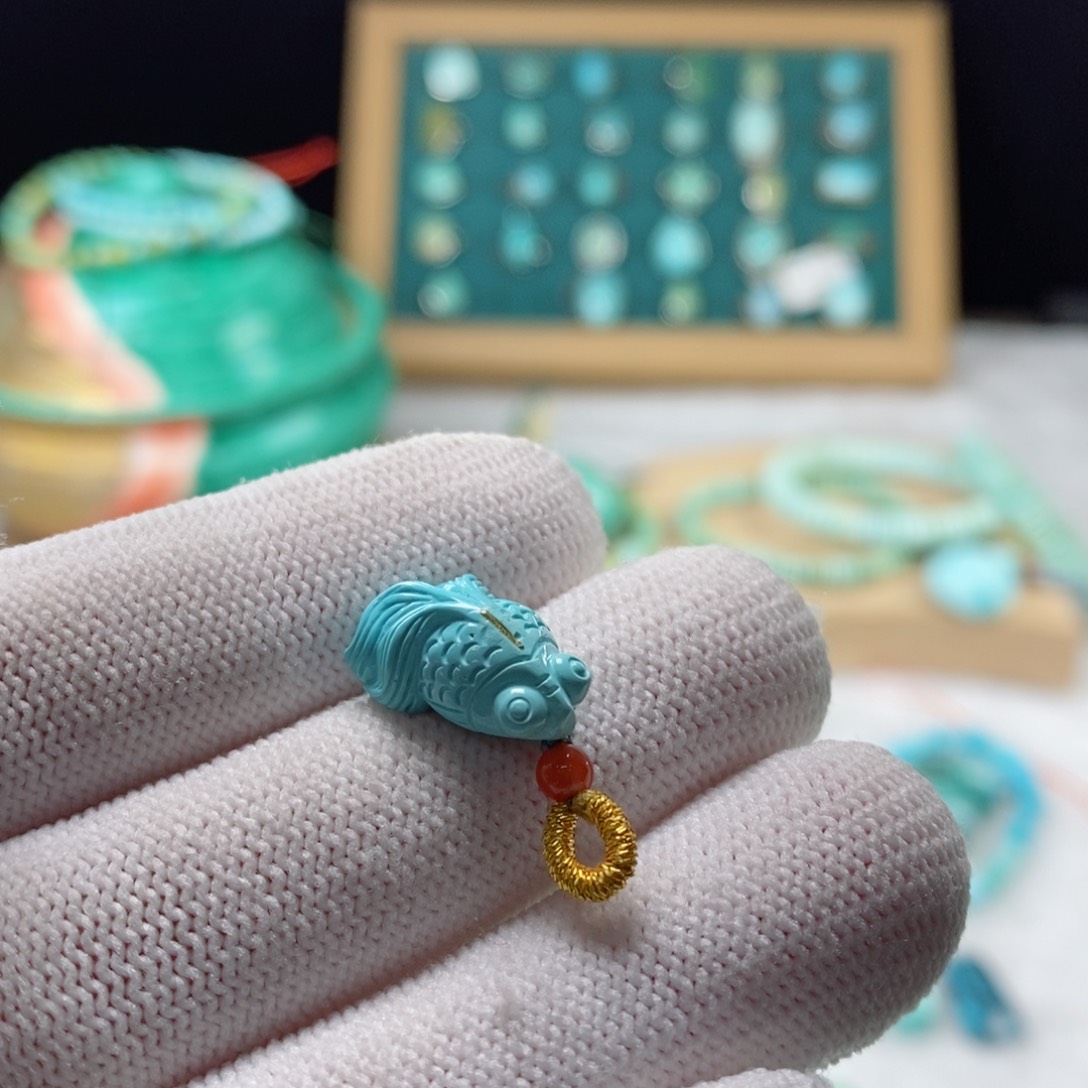 绿松石颈饰未镶嵌