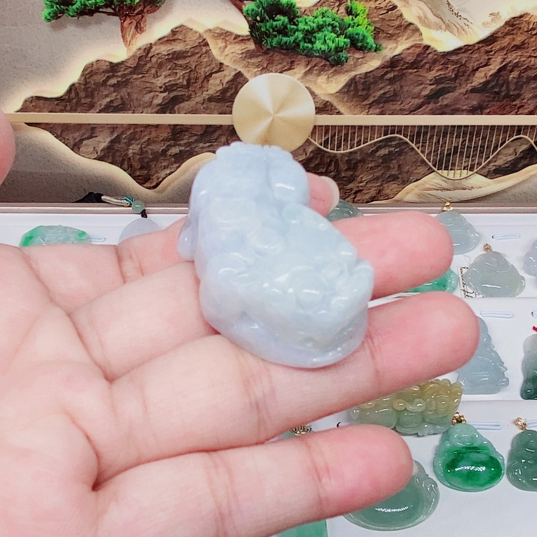 颈饰未镶嵌翡翠微瑕