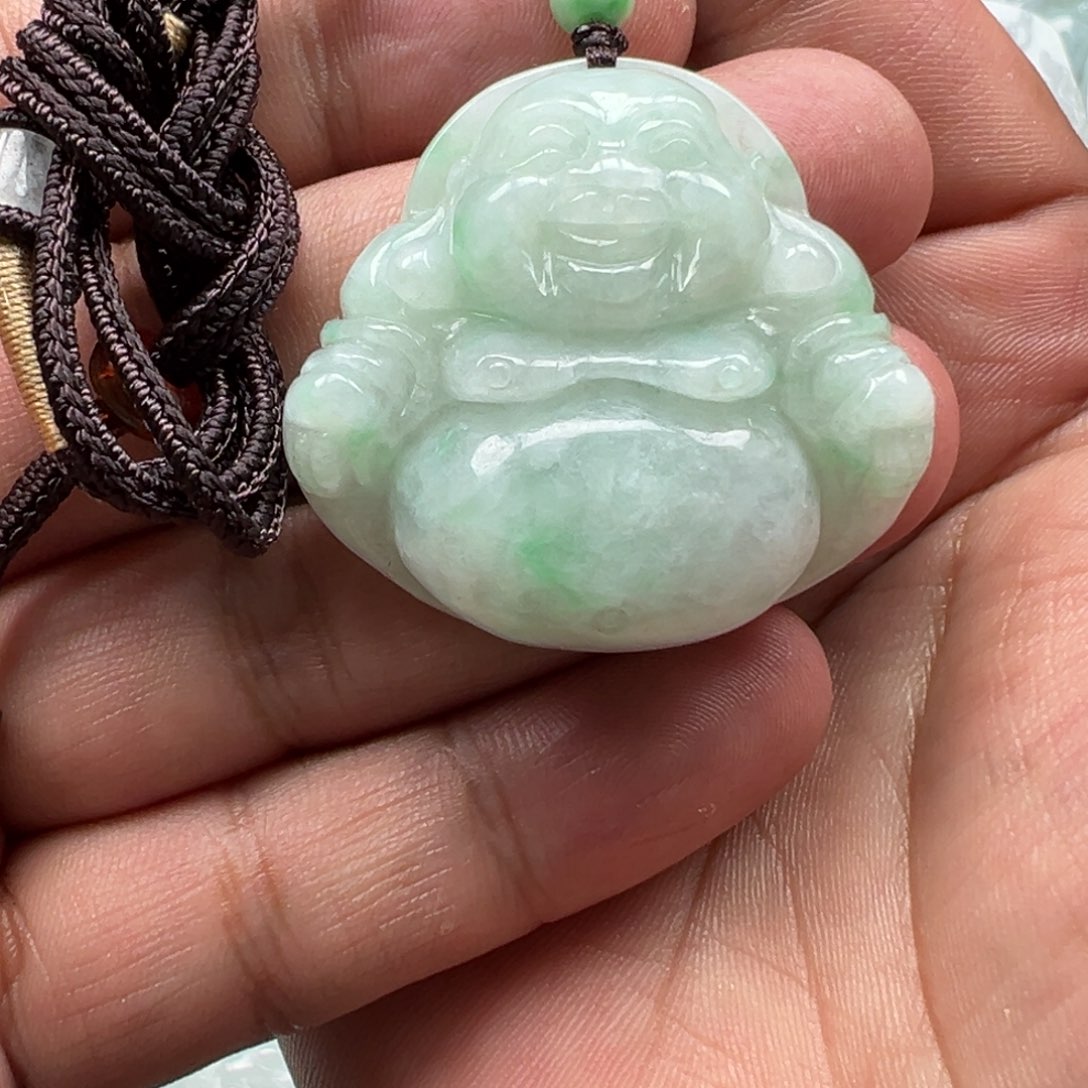 翡翠未镶嵌颈饰佛公
