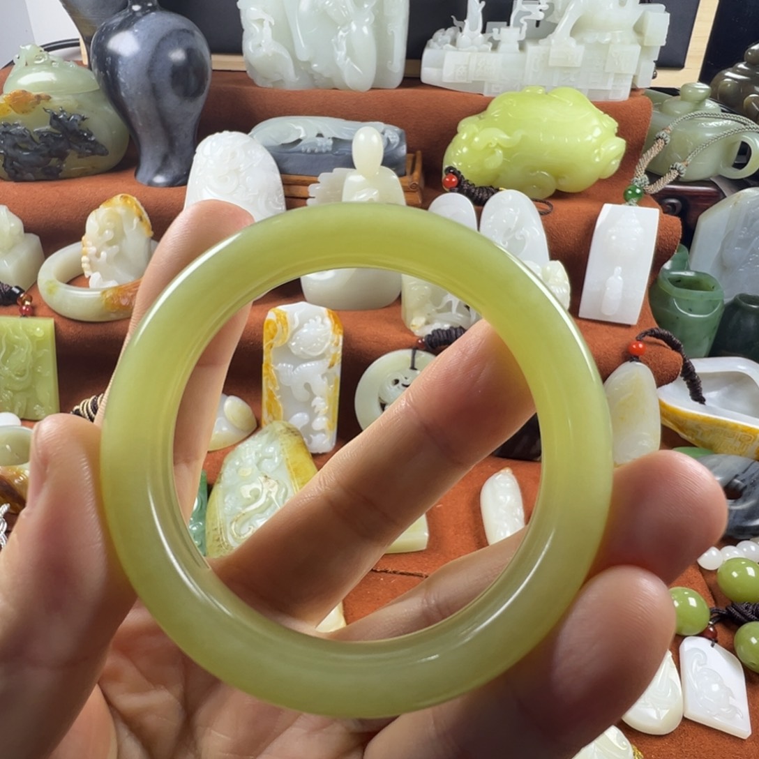 和田玉（黄玉）未镶嵌颈饰