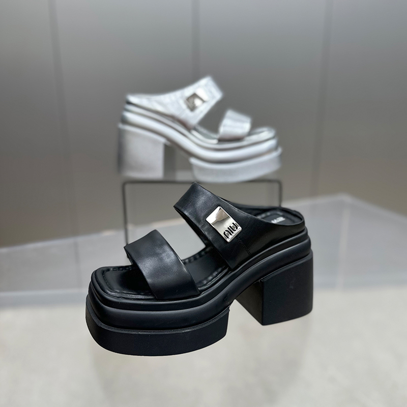 【左右华菲】10cm学院风舒适真皮厚底凉拖鞋2025夏季新款百搭坡跟鞋