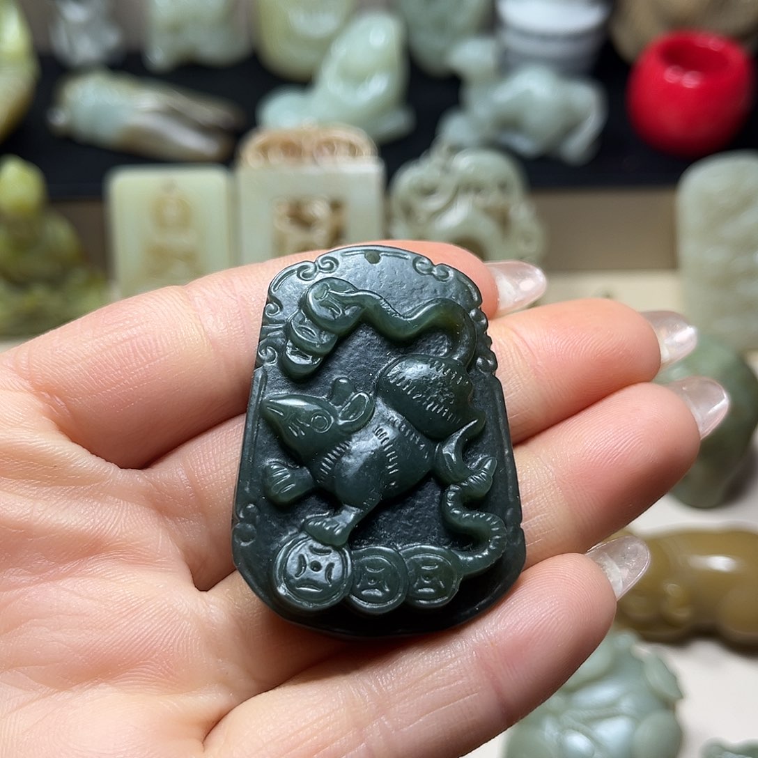 白玉菩提吊坠白玉菩提吊坠