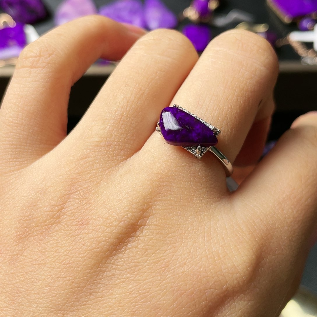 银S925镶嵌苏纪石（舒俱来）戒指