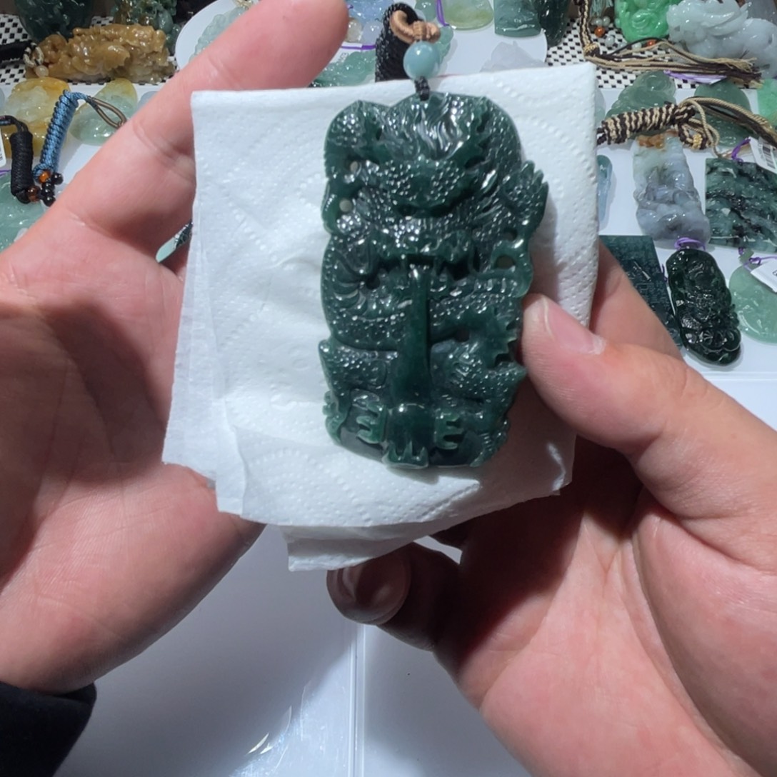 翡翠颈饰未镶嵌天然