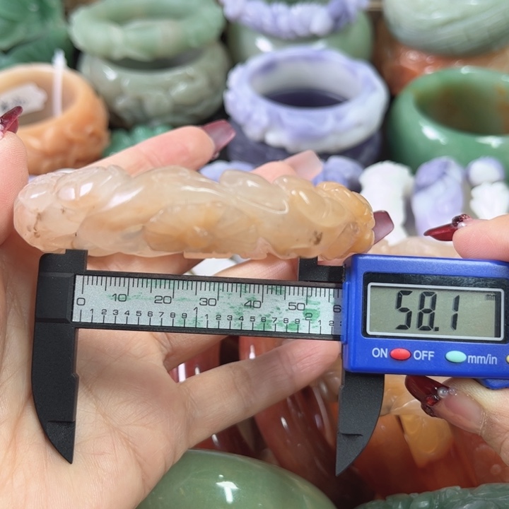 石英质玉手镯未镶嵌