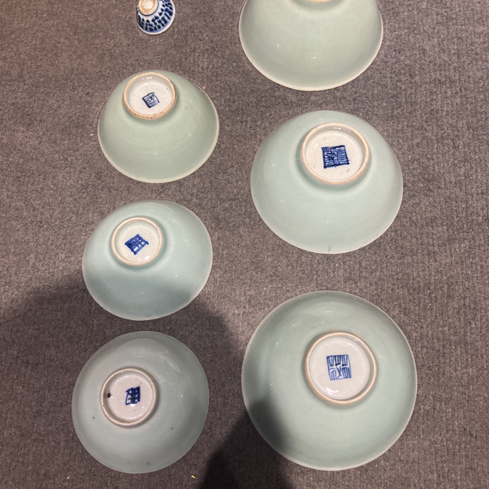 单色釉豆青碗摆件