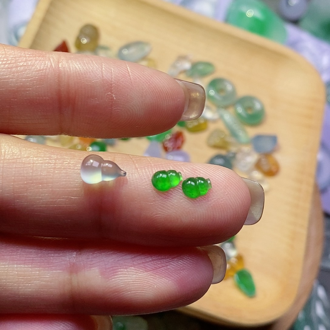 翡翠颈饰未镶嵌?***~翡翠