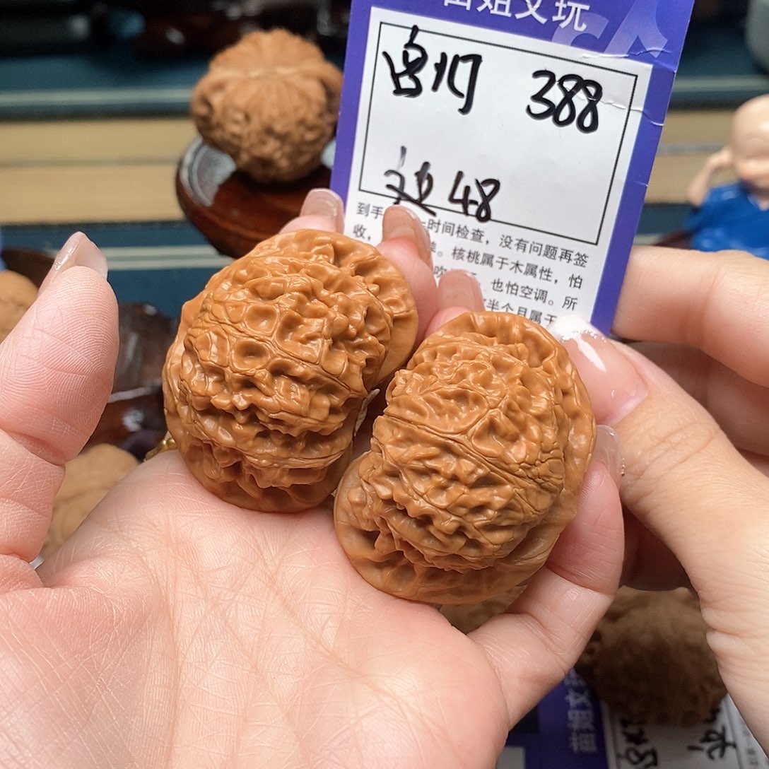 文玩核桃把件宫灯